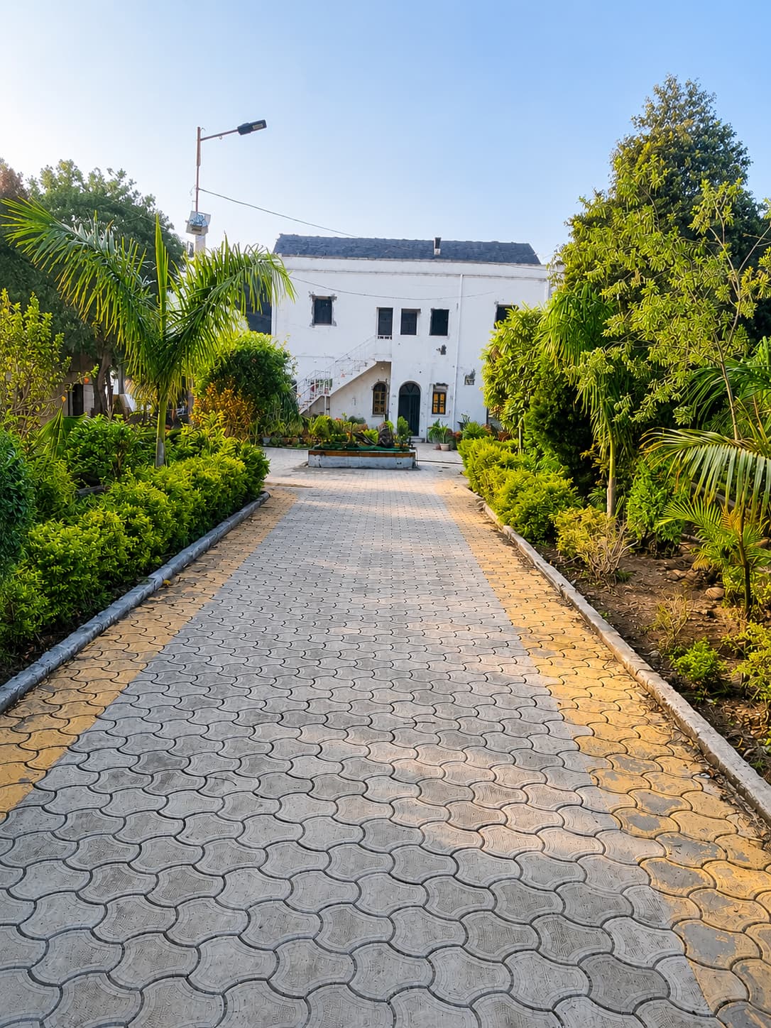 White House Rental Rooms Driveway Path